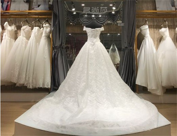 名尚莎婚纱礼服